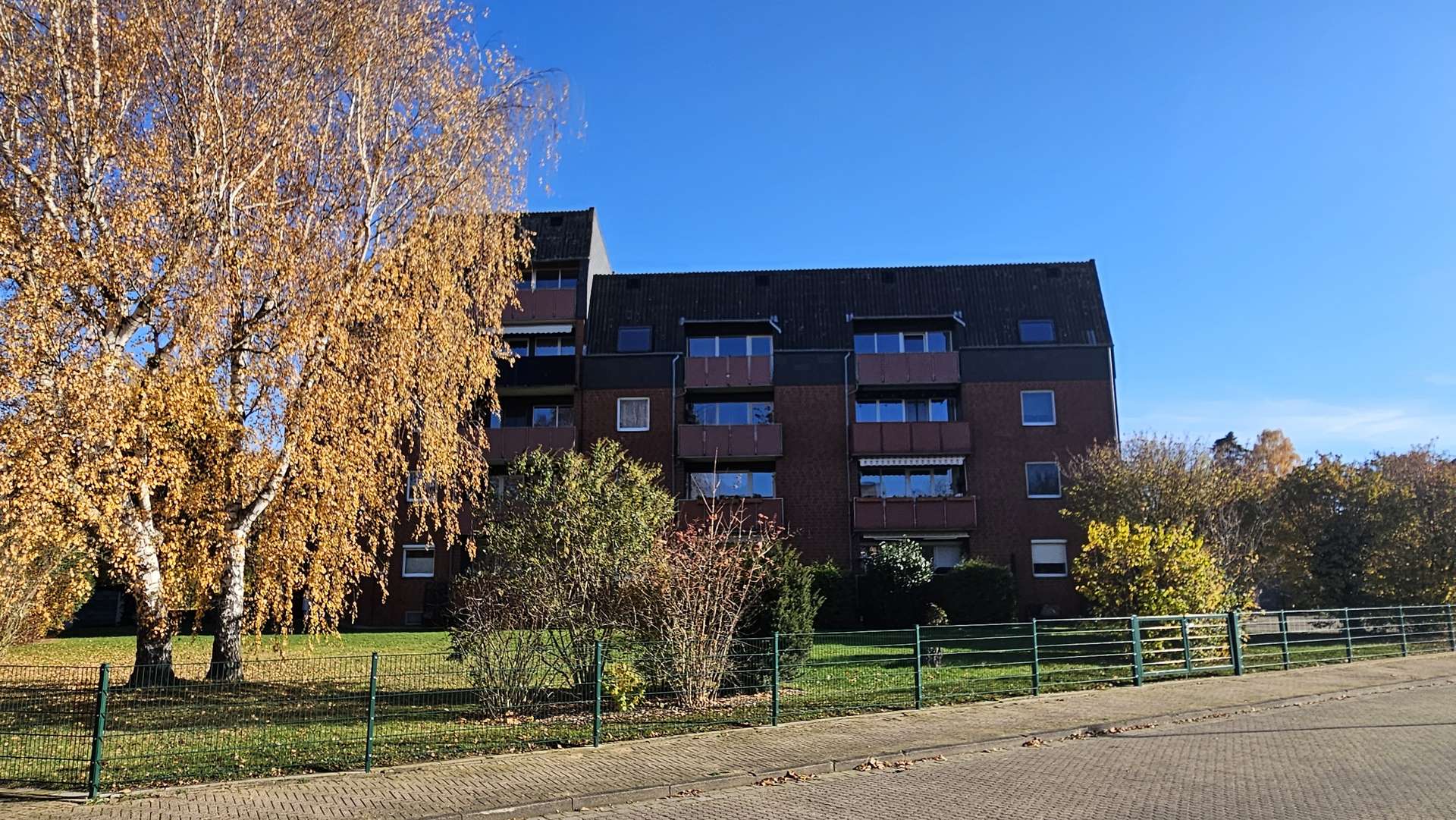 Außenansicht Wohnblock 